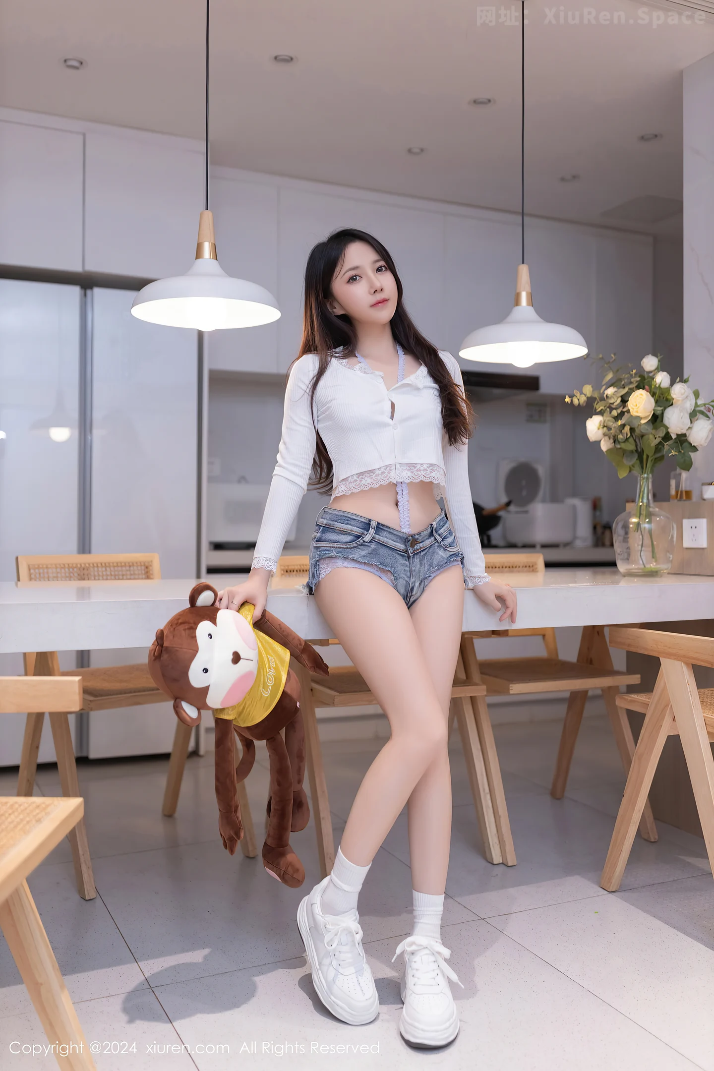 图片[5]-[XiuRen秀人网]VOL.8639 模特鱼子酱Fish性感白色短T配紫色情趣内衣秀曼妙身姿诱惑写真80P-秀人网官方网站